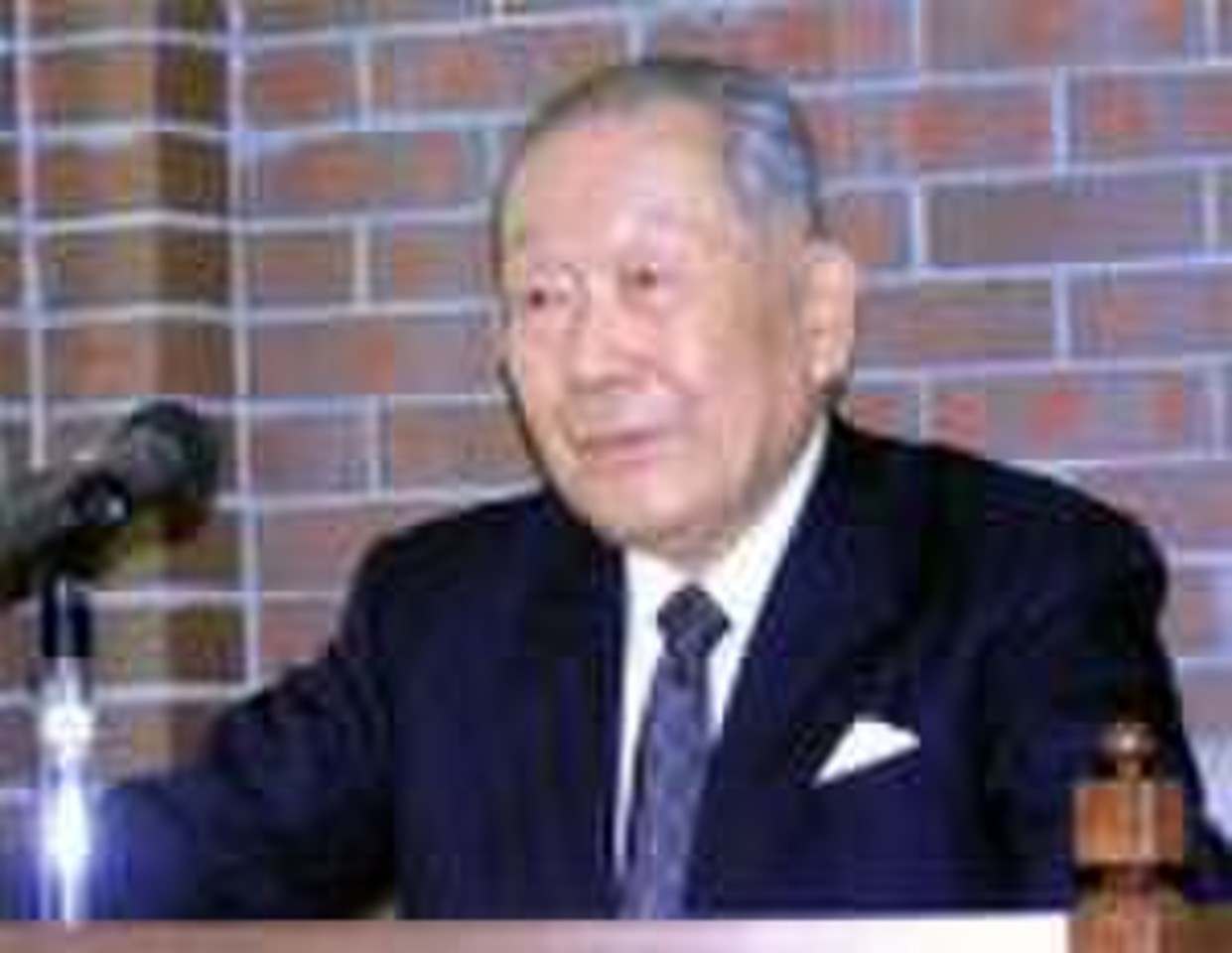 長谷川慶太郎 日本と世界の大潮流の著者【講演CD:世界デフレを見通し、国際政治の大潮流を見抜く】 日本最大級のオーディオブック配信サービス